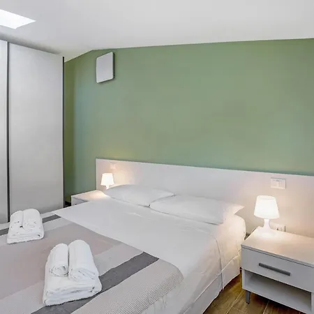 Apartment Donne Del Ele