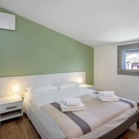 Appartement Donne Del Ele Salò